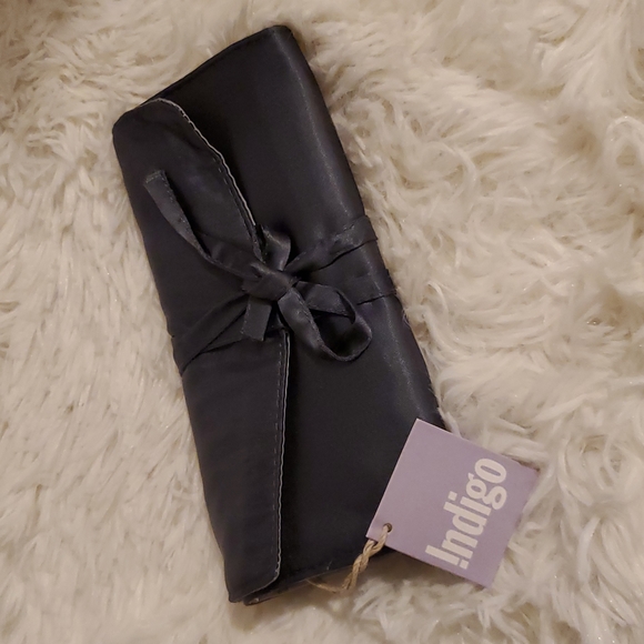 Indigo Jewelry Roll in Grey - Picture 2 of 6